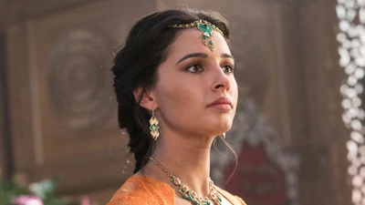 Jasmin aus Aladdin 2019, dargestellt von Naomi Scott, strahlt Anmut und Stärke aus.