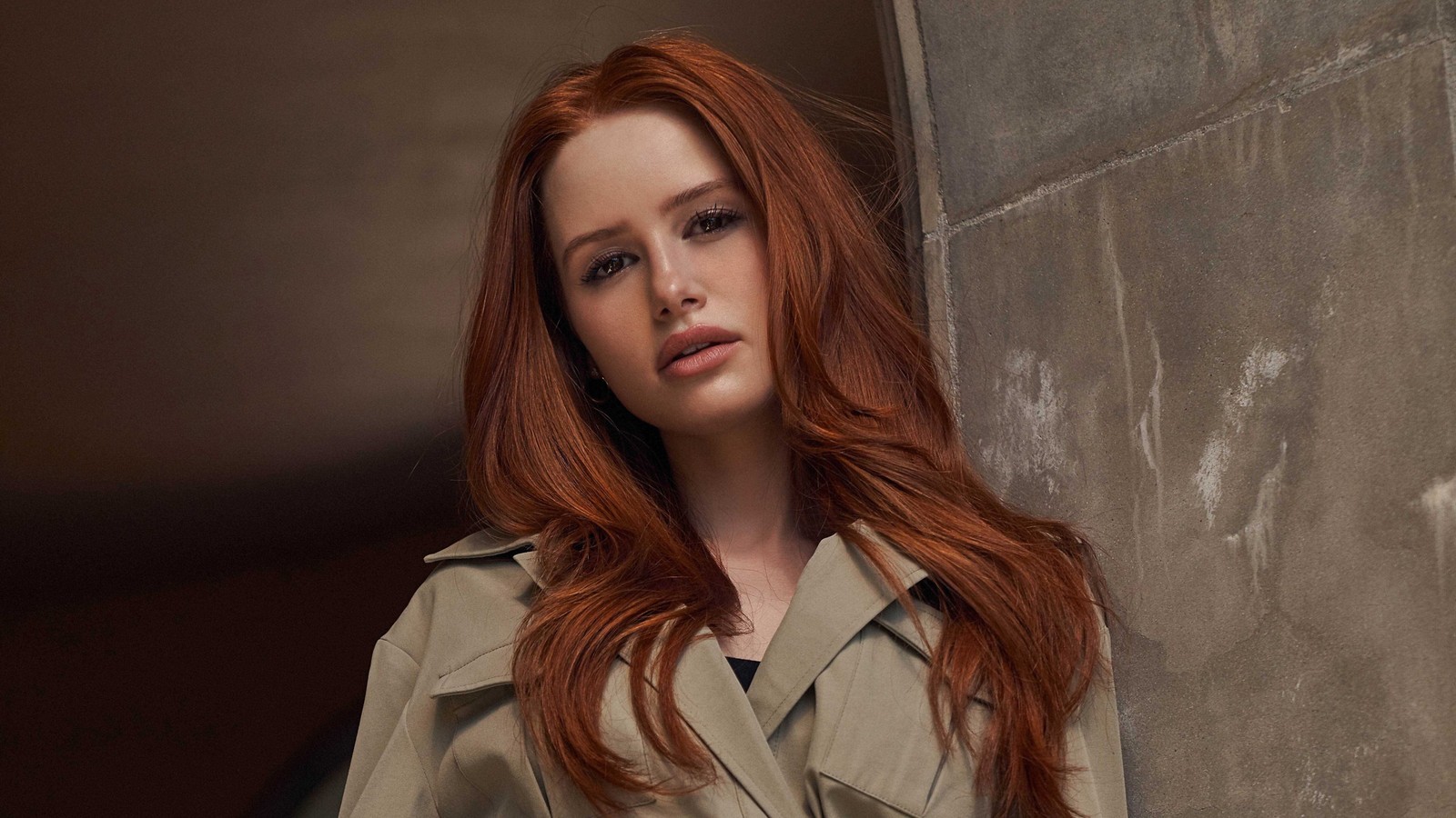 Téléchargez le fond d'écran madelaine petsch, actrice, célébrité, femmes, filles