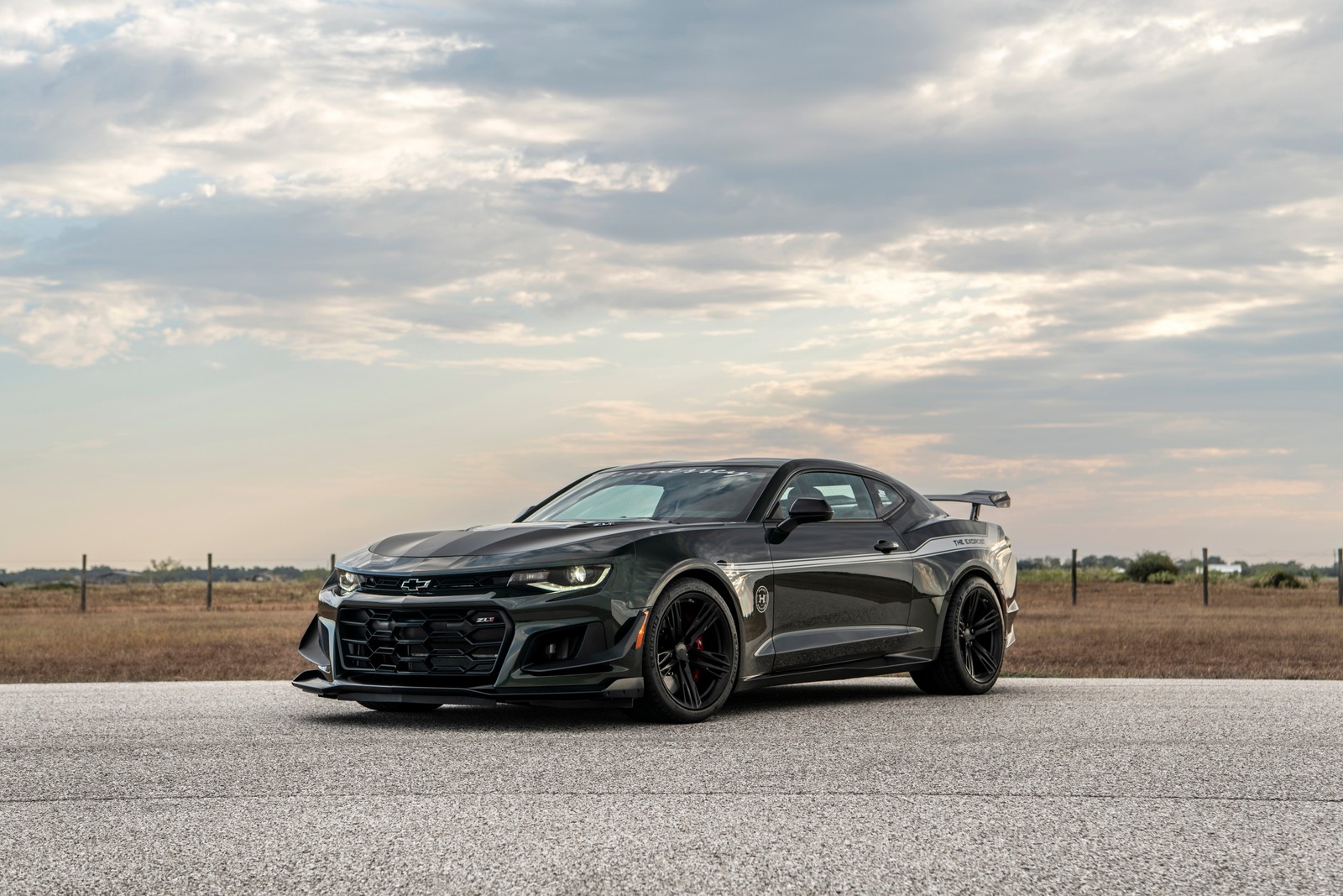 El chevrolet camaro es un coche de aspecto muy bonito (hennessey chevrolet camaro zl1 the exorcist, 2023, edición final, 5k, coches)