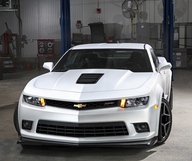 Chevrolet camaro zl1 купе с широким кузовом (camaro, машина)