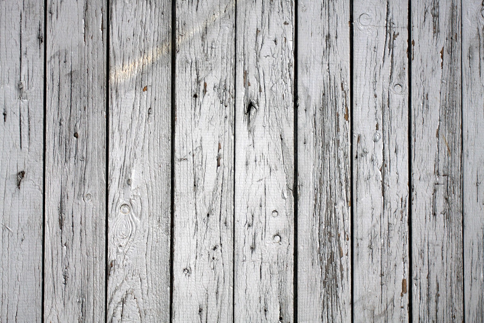 Arafed wood planks with a white paint and a yellow line (wood, plank, wood stain, line, pattern)