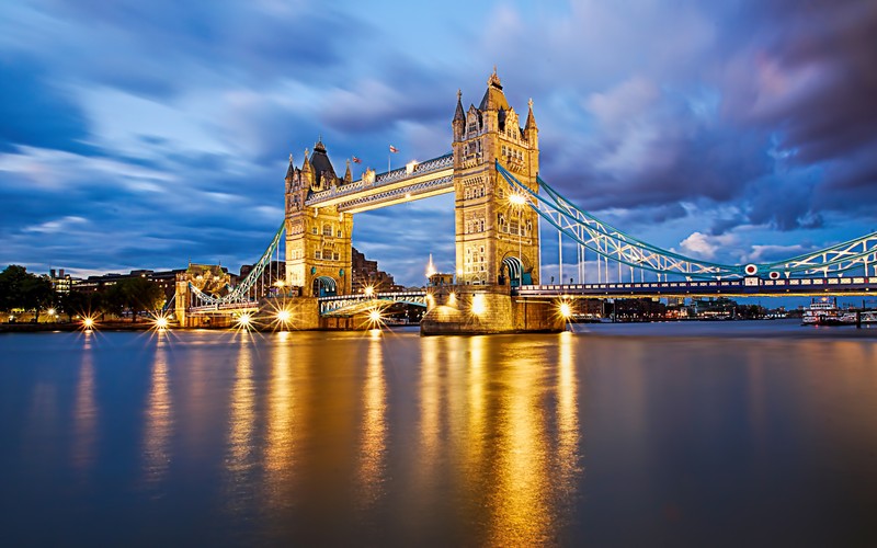 Арафед вид на мост с тауэр-бриджем на заднем плане (tower bridge, река темза, лондонский мост, london bridge, мост)