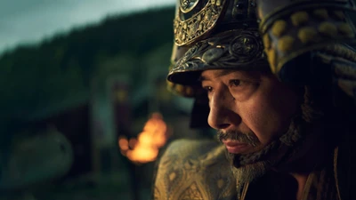 Hiroyuki Sanada como Yoshii Toranaga en la serie Shogun, personificando a un feroz líder samurái.