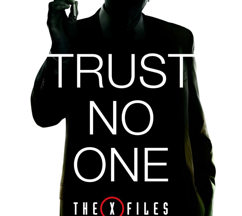 Постер арафиста с мужчиной, держащим пистолет в руке (mulder, scully, trust no one, секретные материалы)