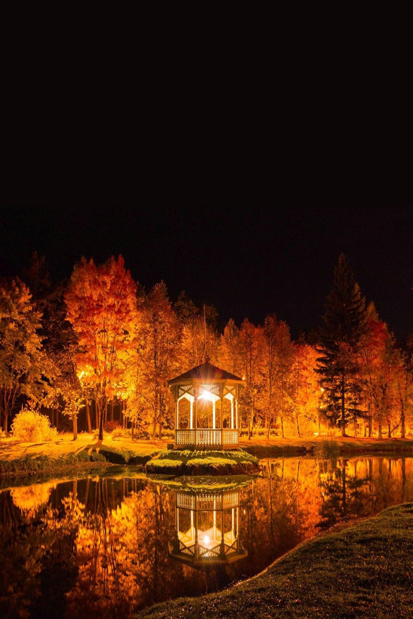 Lade gazebo at night, gazebo, nacht, herbst, see Hintergrund herunter