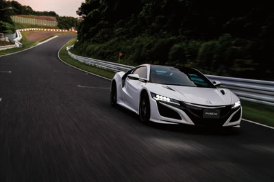 Honda NSX: Una obra maestra de rendimiento y diseño en la pista