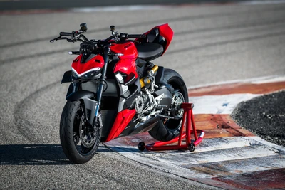 Ducati Streetfighter V2 na pista de corrida: vitrine de motos esportivas 2022