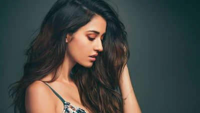 Disha Patani: Beleza Cativante no Glamour de Bollywood