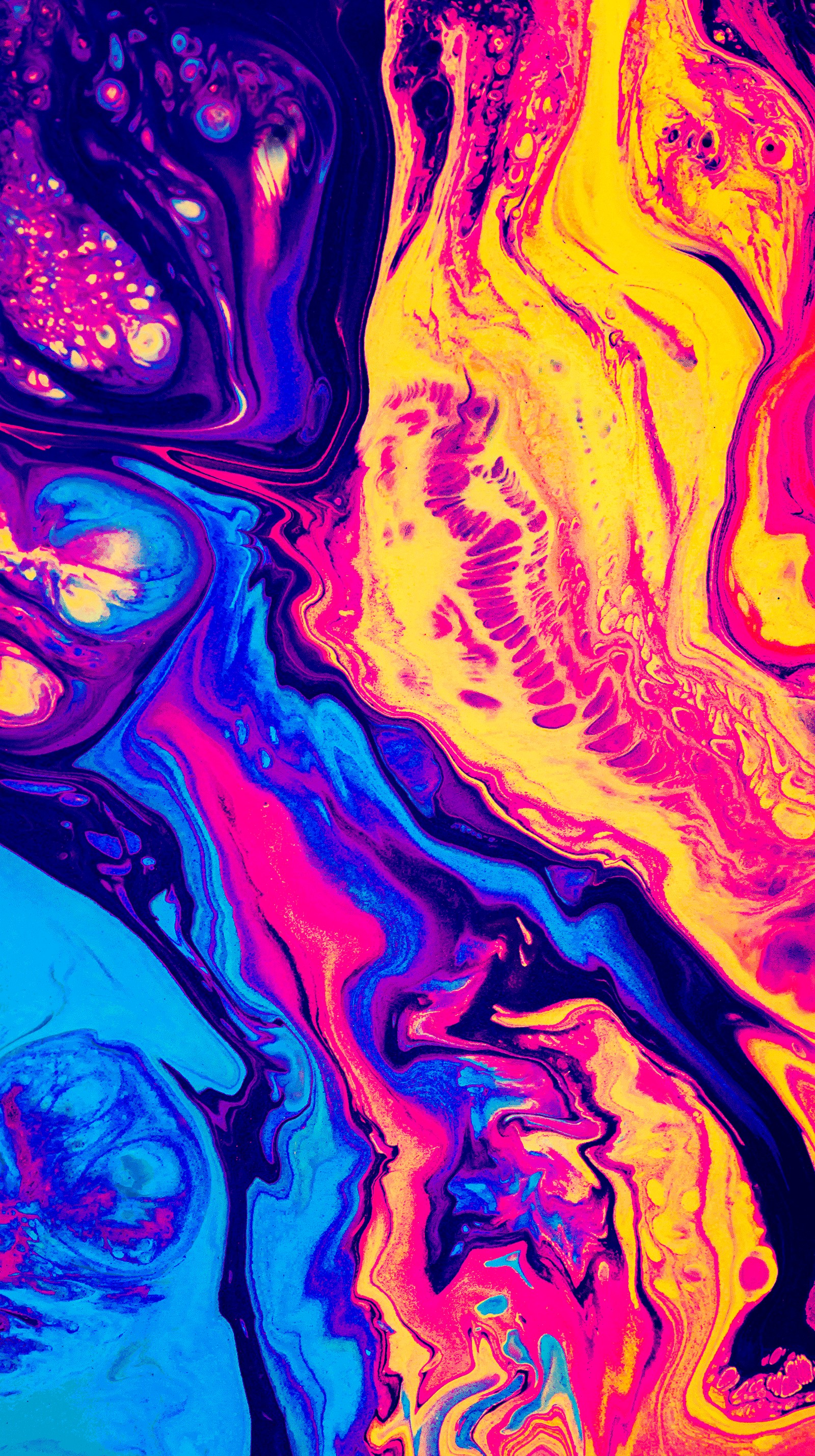 A close up of a colorful liquid painting on a black background (psychedelic art, visual arts, acrylic paint, water, liquid)