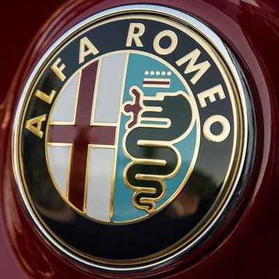 Alfa Romeo Emblem mit Schlangen- und Kreuzdesign