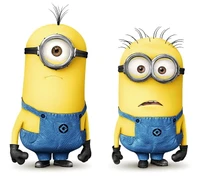 Deux adorables Minions avec des expressions distinctes, montrant leurs personnalités ludiques et excentriques.