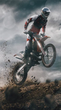 Saut de motocross palpitant sur une moto tout-terrain