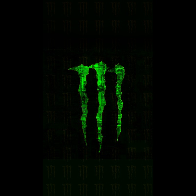 Близкий план логотипа monster energy drink на темном фоне (сокращенный, делать, энергия, просто, светодиод)