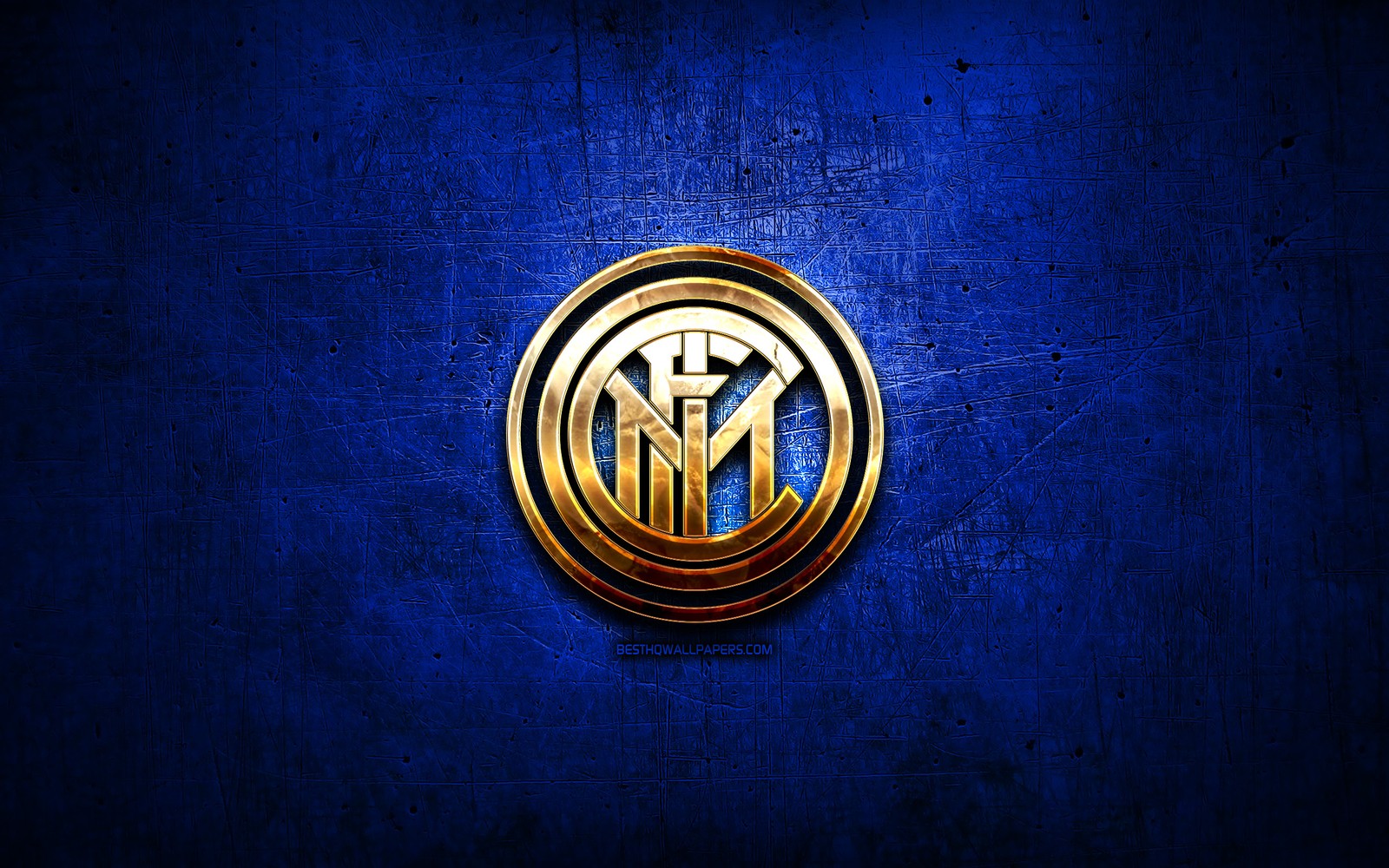 Um close de uma parede azul com um emblema dourado (emblema, inter, inter de milão, inter milan, logotipo)