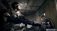 Intensives Battlefield 4 Gameplay mit Soldaten im taktischen Kampf