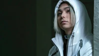 Shuntaro Chishiya in einem nachdenklichen Moment aus "Alice in Borderland" Staffel 2.