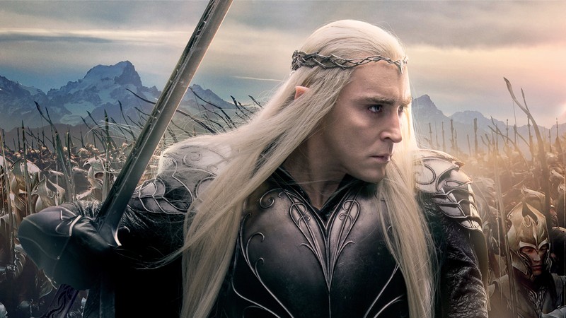 Близкий план человека с мечом в поле (трандuil, thranduil, леголас, legolas, хоббит)