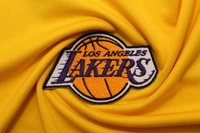 Logotipo do uniforme do Los Angeles Lakers em tecido amarelo