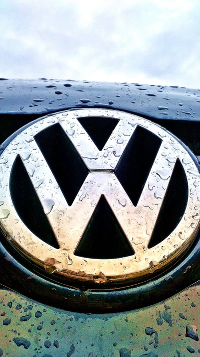 Logo Volkswagen avec des gouttes de pluie