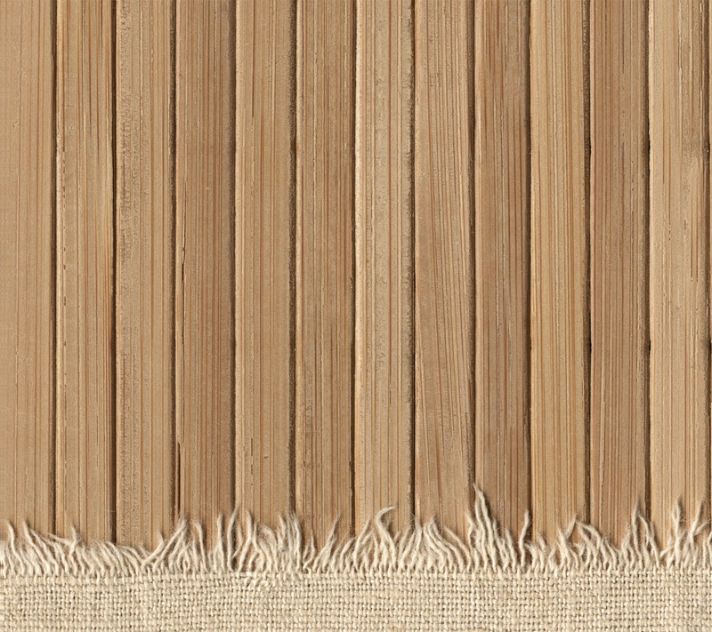 Gros plan d'un panneau en bois avec une frange d'herbe (quai, sackcloth, texture, bois)