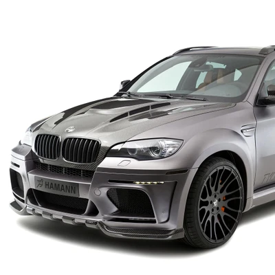 BMW X6 haute performance Hamann avec accents en fibre de carbone