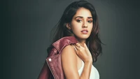 disha patani, prominente, schauspielerin, bollywood, brünette