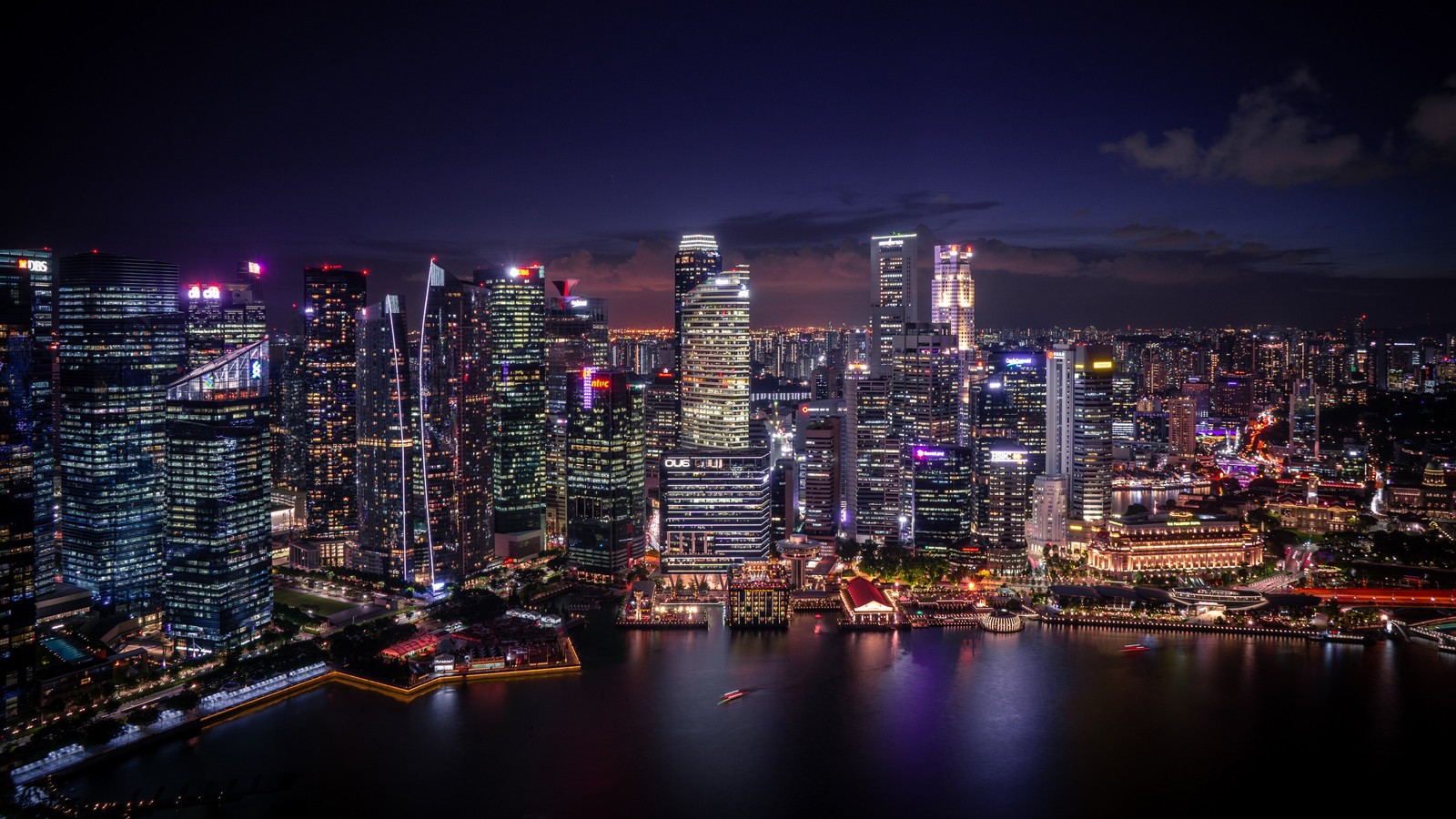 Vista del horizonte de la ciudad por la noche desde la cima de un rascacielos (singapur, agua, rascacielos, edificio, naturaleza)