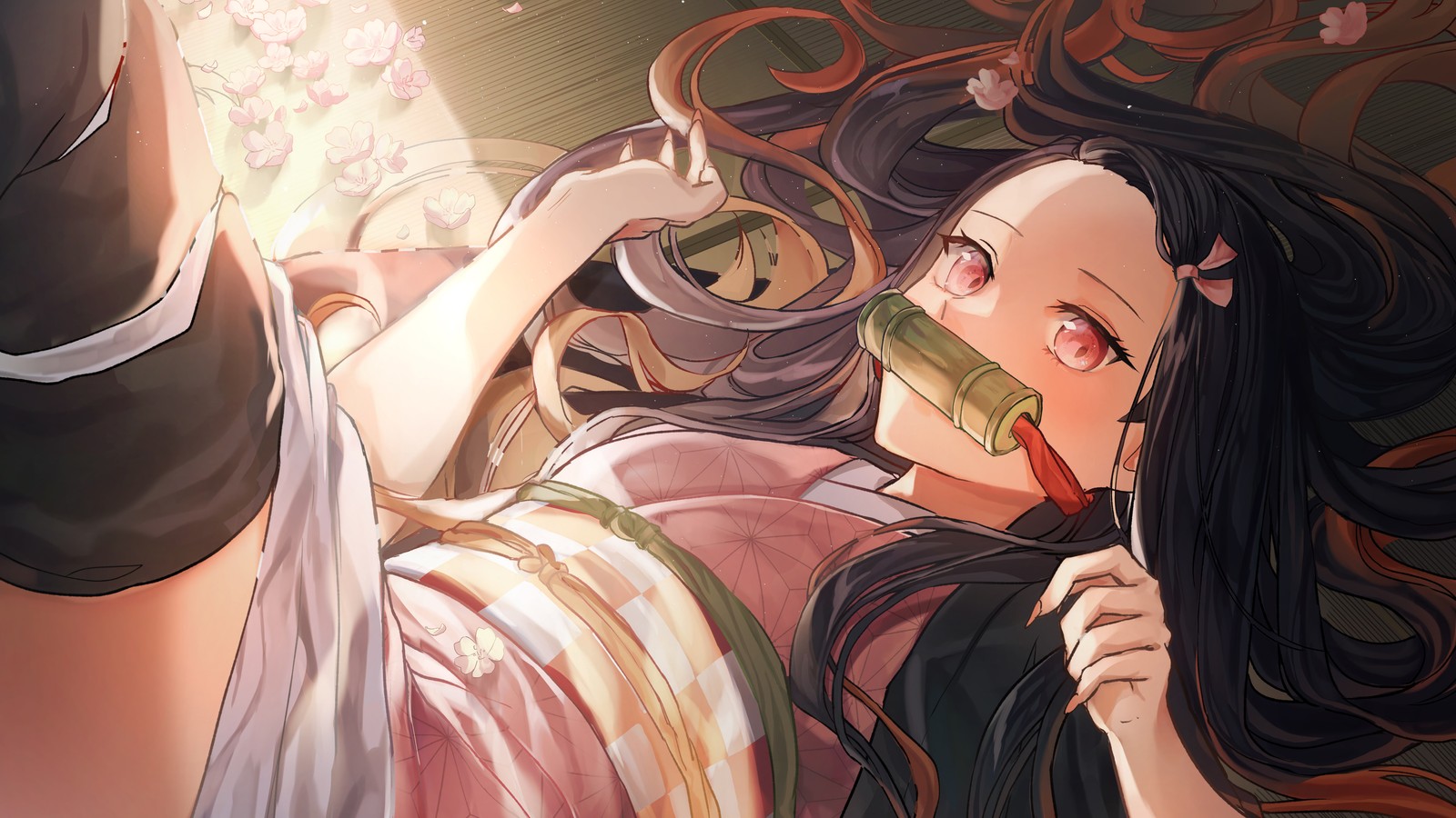 Anime-mädchen, das mit einer blume in der hand liegt (nezuko kamado, kimetsu no yaiba, dämonentöter kimetsu no yaiba, demon slayer kimetsu no yaiba, anime)