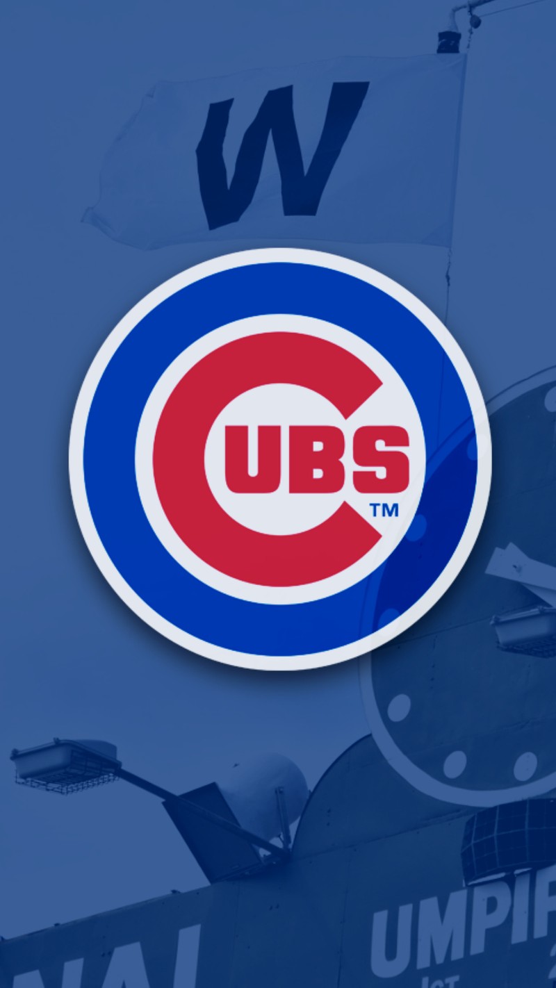 Близкий план бейсбольного поля с мячом и логотипом chicago cubs (бейсбол, логотип, спорт, команда)