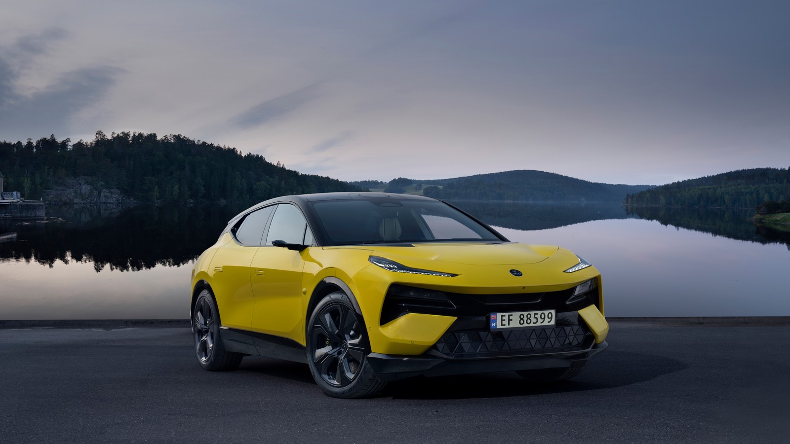 Das neue toyota c-hr konzept wird in einem foto gezeigt (lotus eletre s, 2023, elektroautos, 5k, 8k)