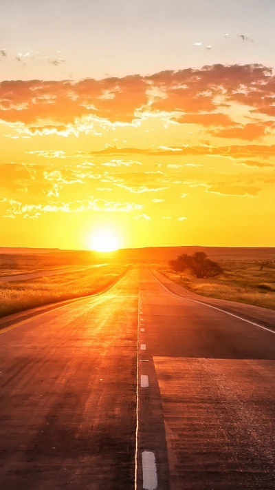 Route du coucher de soleil : Voyage à travers des horizons dorés