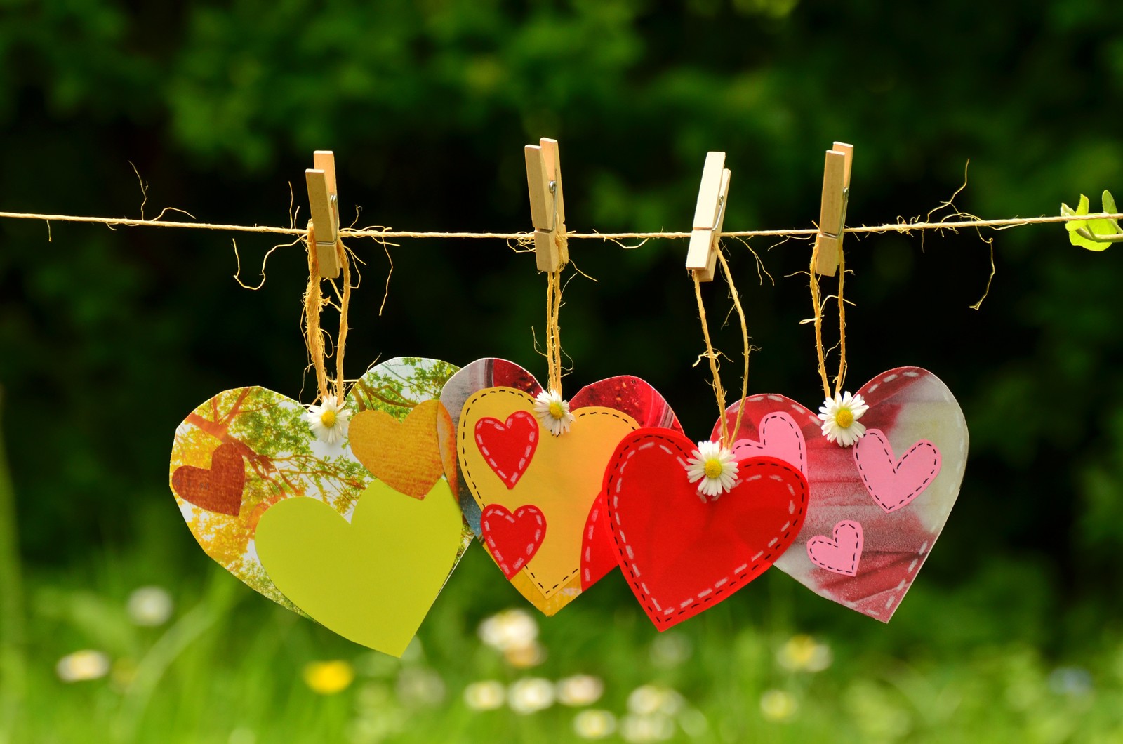 hanging hearts, clothespin, love symbols, red heart, blur background wallpaper