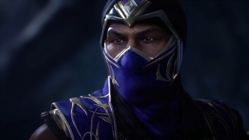 Крупный план человека в синей маске и фиолетовом наряде (mk11, mortal kombat 11, ультимативный, видеоигра, дождь)