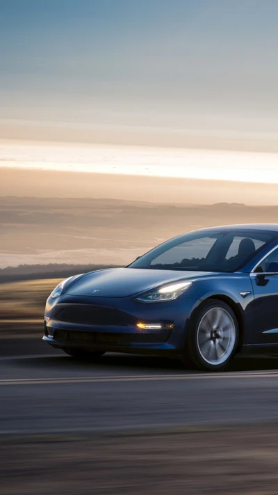 Tesla Model S: Un elegante coche deportivo eléctrico en movimiento