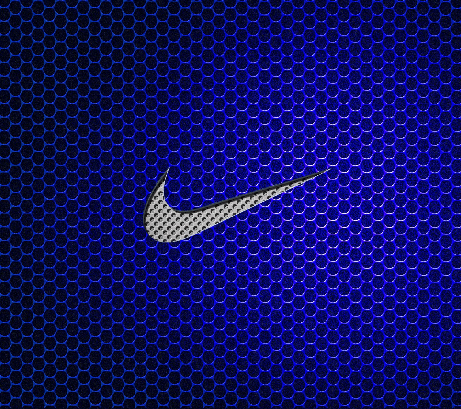 Un primer plano del logo azul de nike sobre un fondo de malla (ropa, emblema, moda, logotipo, nike)