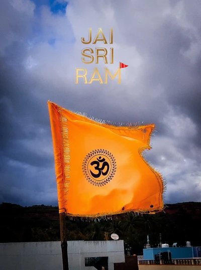 Bandera hindú naranja con el símbolo "Om" y el texto "Jai Sri Ram" arriba.