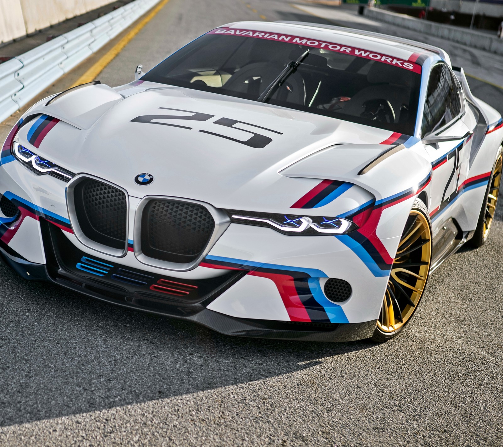 O novo carro de corrida bmw m18 está pronto para correr (carro, bimmer, bmw, csl, homenagem)