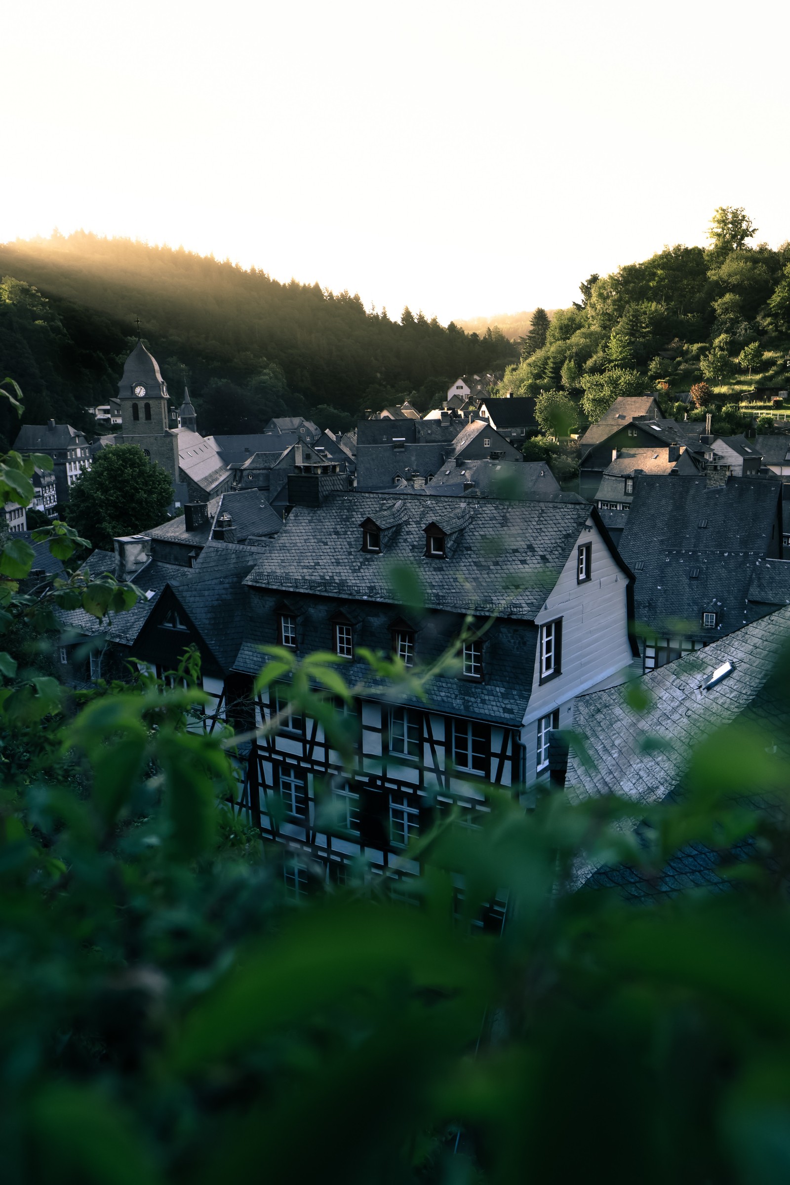 Lade natur, vegetation, grün, bergdorf, haus Hintergrund herunter