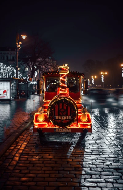 Paisagem noturna festiva da cidade com trem iluminado e decorações de Ano Novo