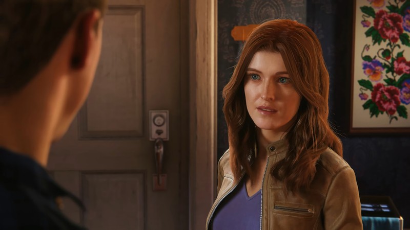 Женщина стоит перед мужчиной в комнате (мэри джейн уотсон, mary jane watson, mj, чудеса, spider man)