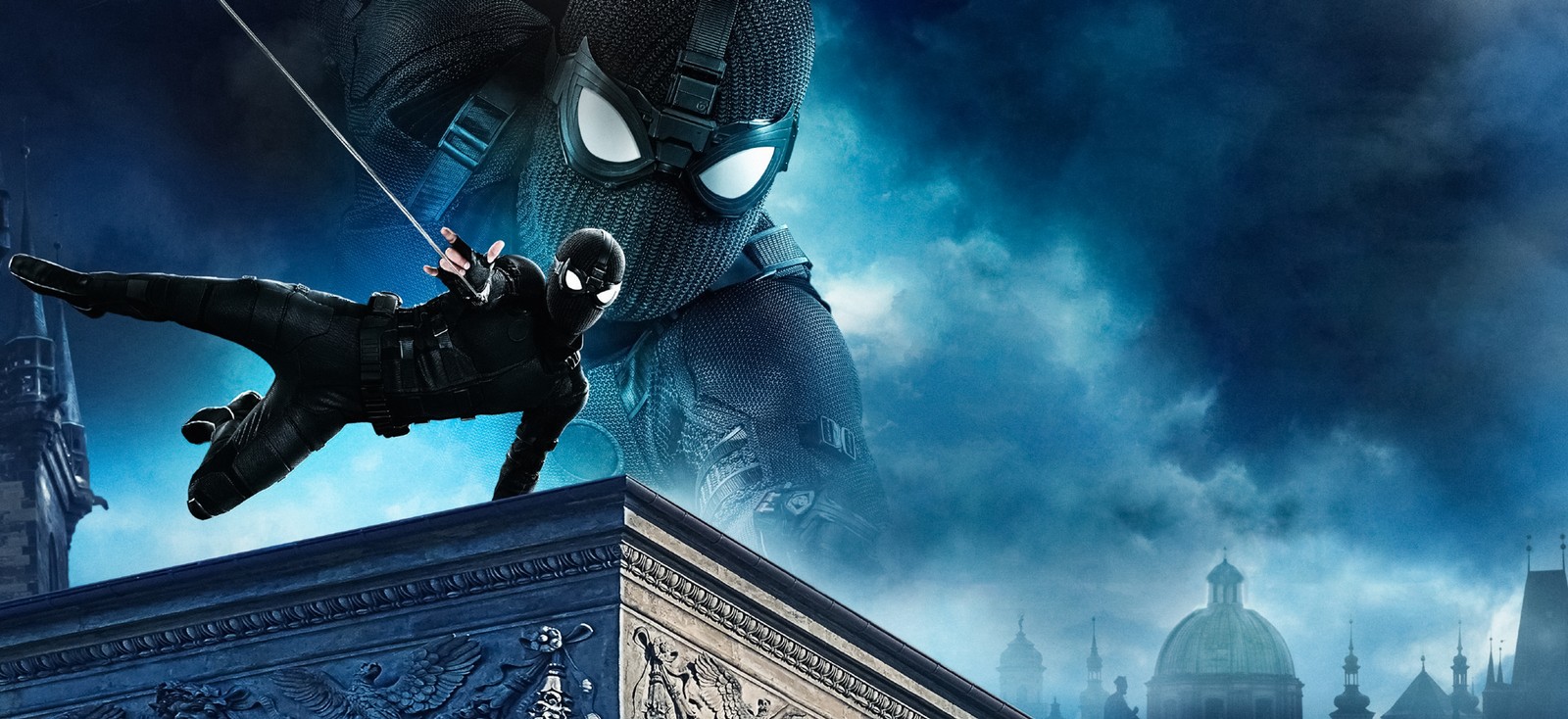 Spider-man et l'homme araignée incroyable (spider man loin des siens, spider man far from home, singe de nuit, costume noir, spiderman)