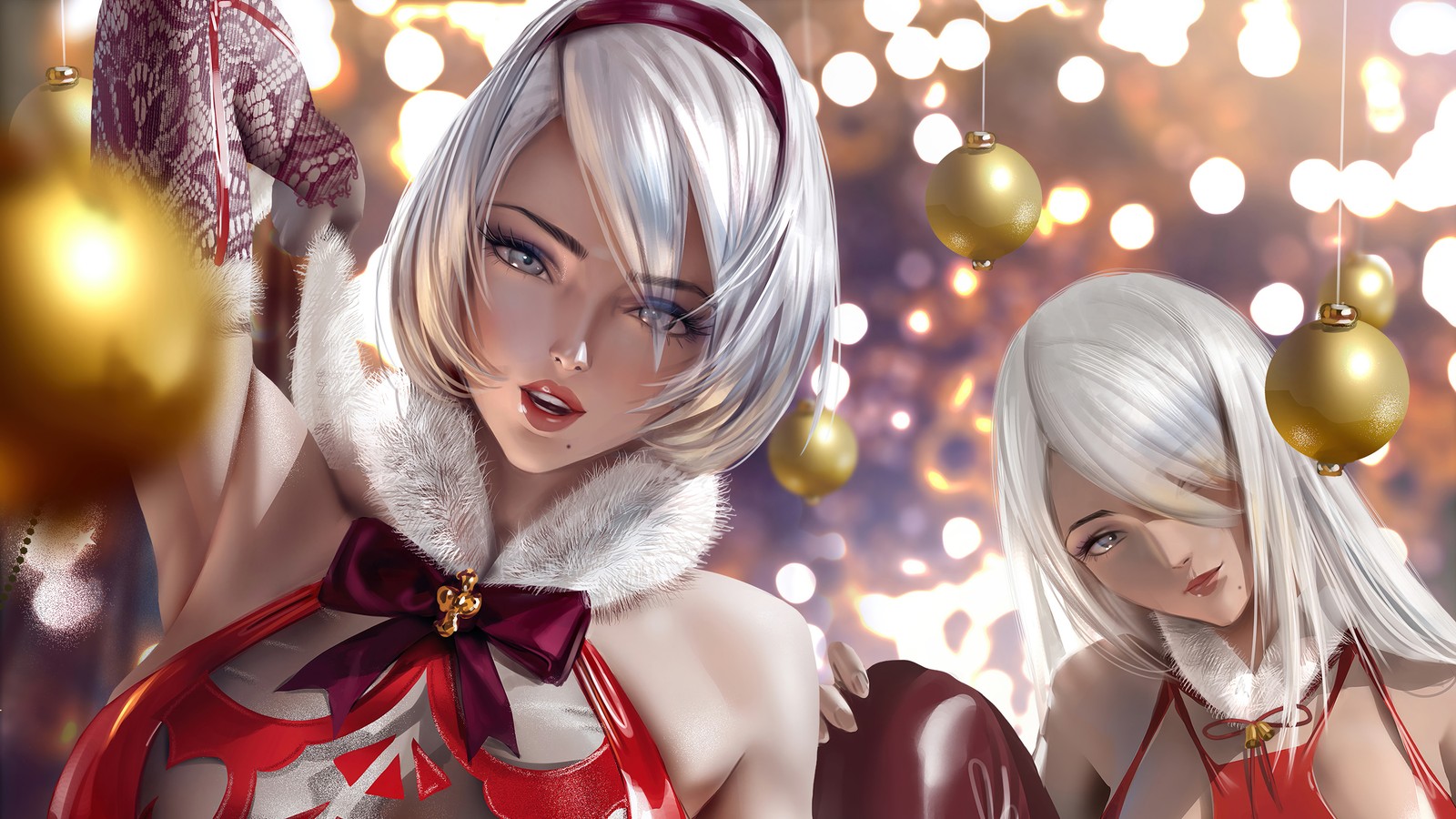 Chica anime con cabello blanco y vestido rojo posando frente a decoraciones navideñas (navidad, festivo, chicas, nier automata, nierautomata)