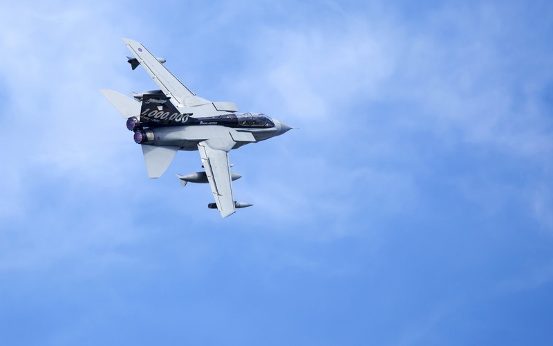 Реактивный самолет летит в небе (панавия торнадо, panavia tornado, военный самолёт, самолёт, авиация)