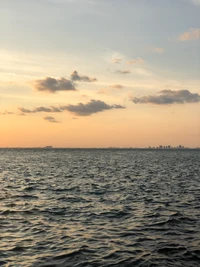 Serene Dusk Over the Ocean Horizon